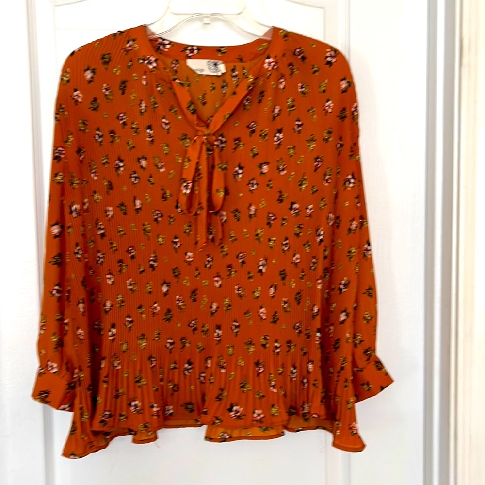 Women’s dressy top